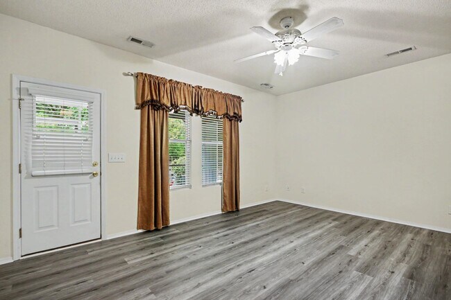 Building Photo - 113 Olde Towne Way