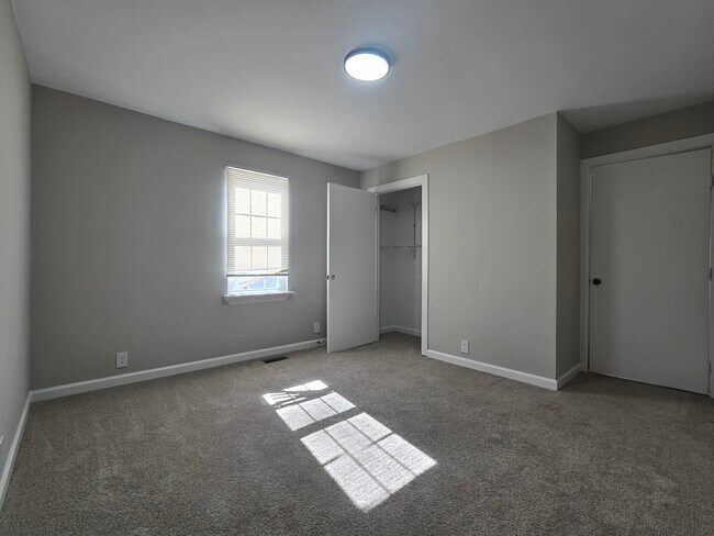 Foto del edificio - 316 E Highland Dr