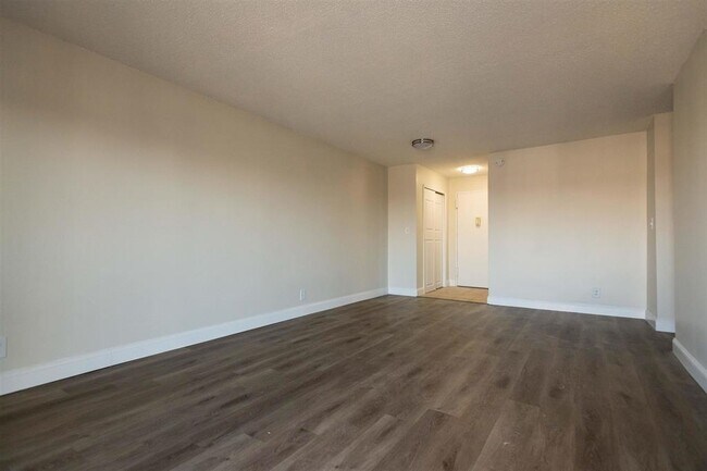 Foto del edificio - 5701 JFK Blvd E