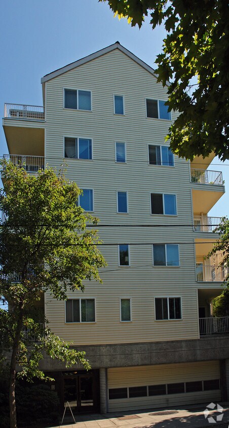 Foto del edificio - Broadway Park Apartments