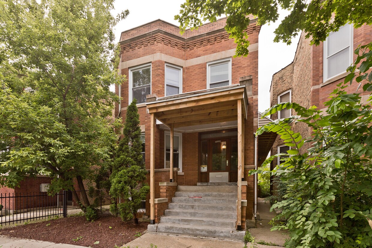 Primary Photo - 3219 W Wilson Ave