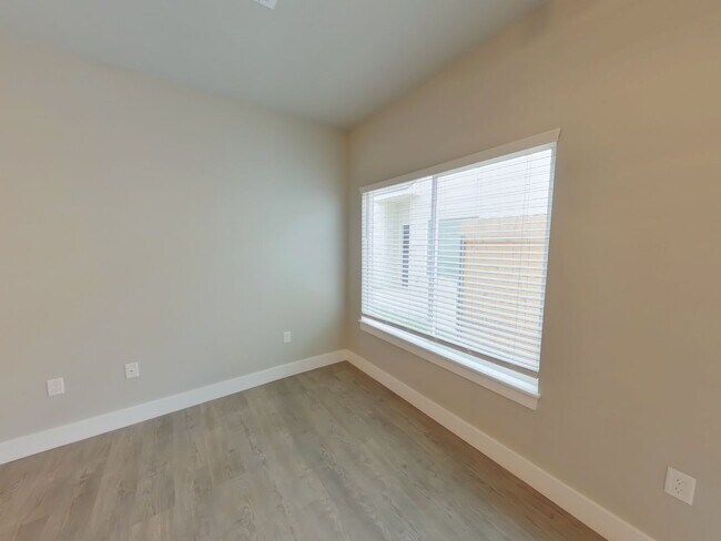 Building Photo - 12776 W Wheatland Ct