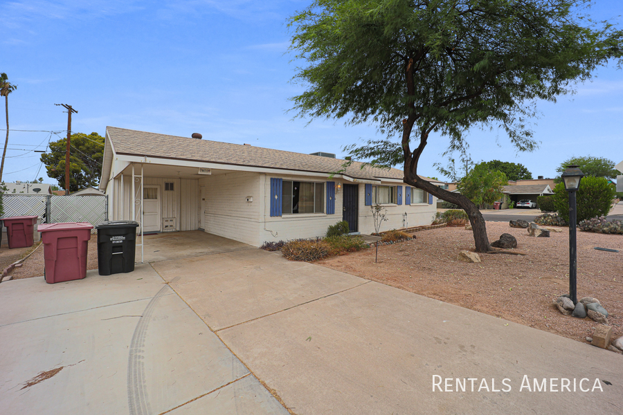 Primary Photo - NO HOA! Scottsdale Home on Corner Lot!