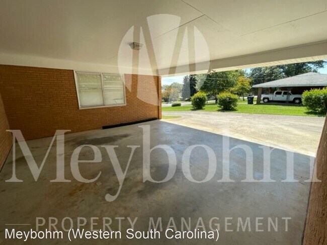 Building Photo - 4 br, 2 bath House - 204 Wildwood Drive