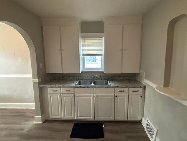 Foto del edificio - 4893 Chatsworth St