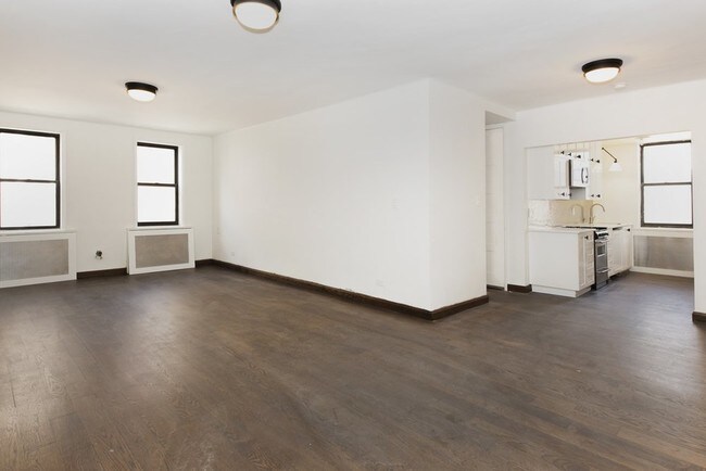 Building Photo - 885 10th Ave
