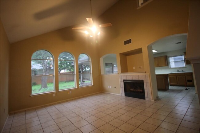 Building Photo - 9244 Vigen Cir