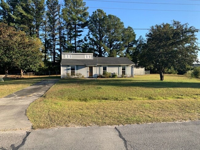 Building Photo - MUST SEE BEFORE PUTTING IN APPLICATION