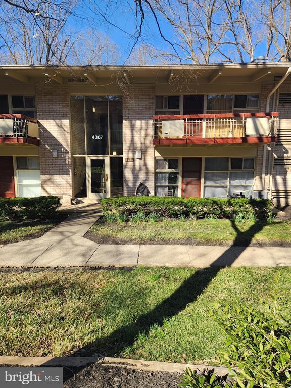 Foto del edificio - 4367A Americana Dr