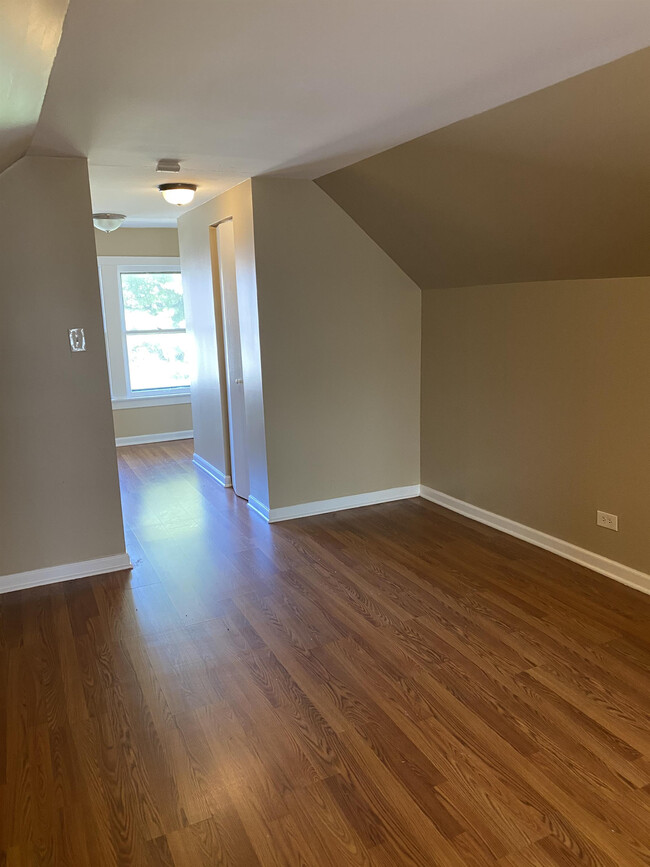 Foto del edificio - 8134 S Burnham Ave