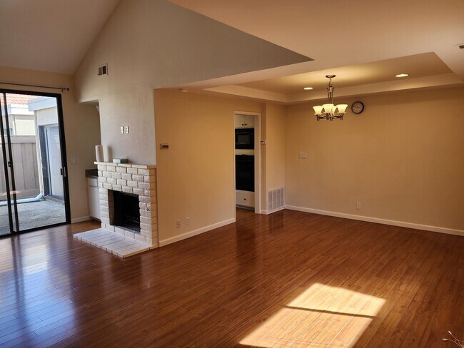 Building Photo - 250 Northcreek Cir