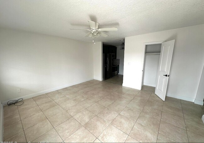 Building Photo - 1119 Jordan Ct NE
