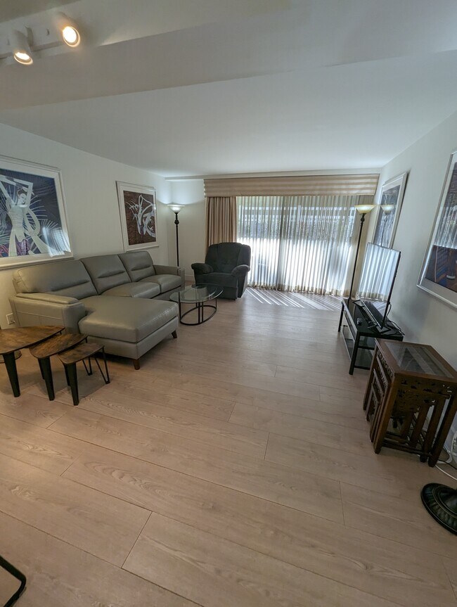 Foto del edificio - 10535 Wilshire Blvd