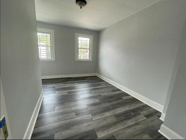 Building Photo - 500 Eastlynne Ave