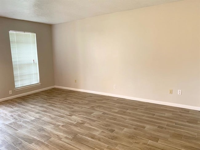 Building Photo - 3438 Lantern Ln