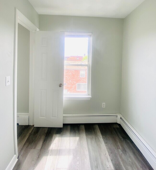 Building Photo - 14 Bremen St