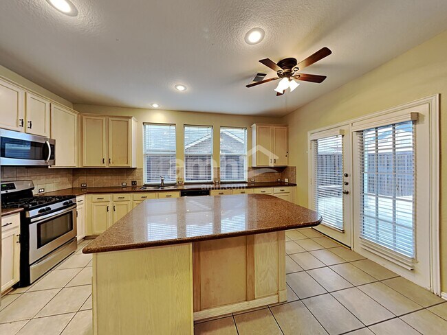 Foto del edificio - 8202 Freeman Drive