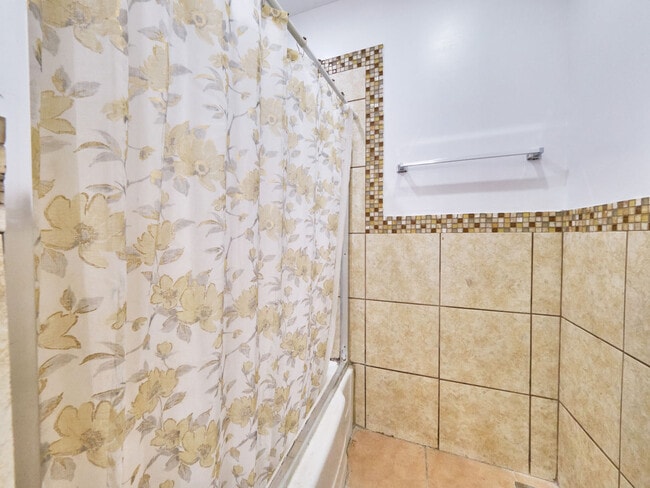 Foto del edificio - 3016 W 41st St