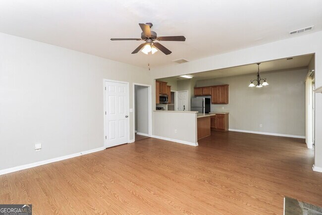 Building Photo - 503 Millside Tr