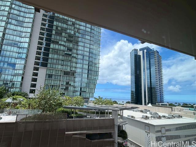 Foto del edificio - 987 Queen St