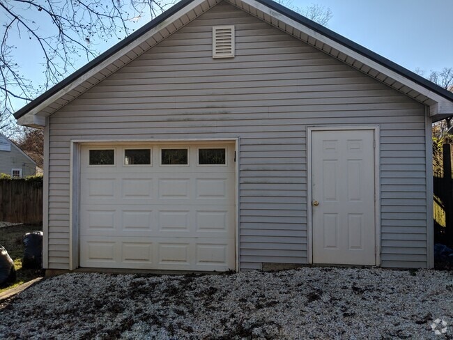 Building Photo - 4440 6th Ave S