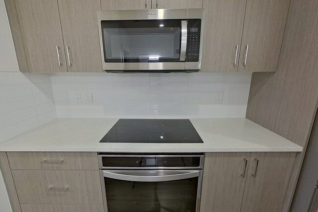 Building Photo - 11503-276 76 Ave NW