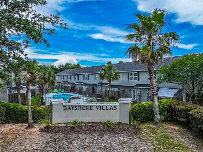 Building Photo - 2547 Baytown Cir