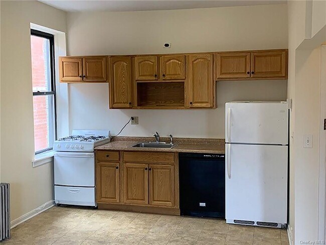 Building Photo - 137 Mamaroneck Ave