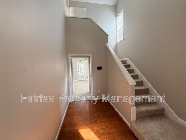 Foto del edificio - 2508 Lilymount Dr