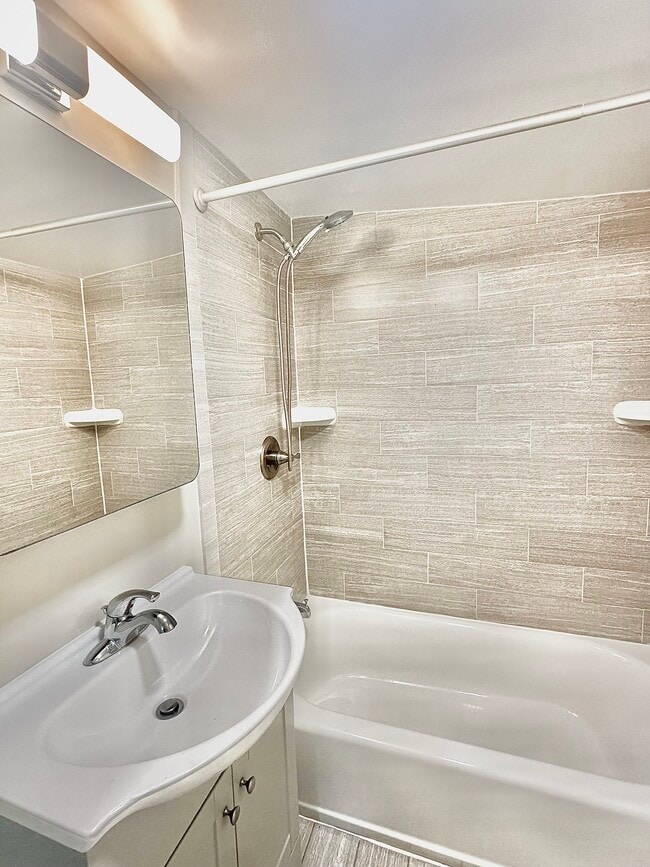 Building Photo - 74 Yankee Folly Rd