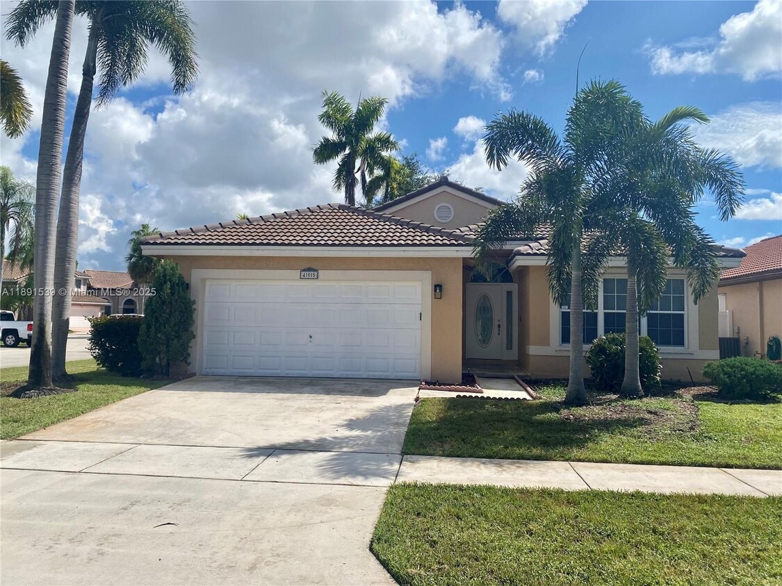 Primary Photo - 405 SW 183rd Way