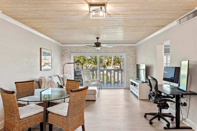 Foto del edificio - 1200 N Shore Dr NE