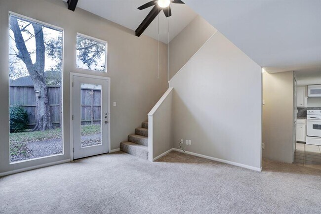 Building Photo - 6 Dorado Dr