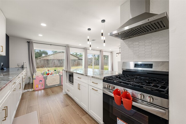 Foto del edificio - 3410 Tanglewilde St