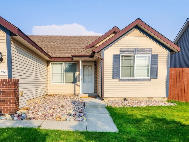 Building Photo - Amazing single level Rancher in Post Falls