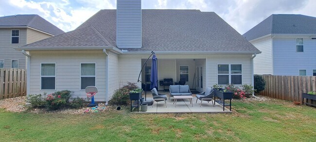 Building Photo - 3940 Berkshire Way