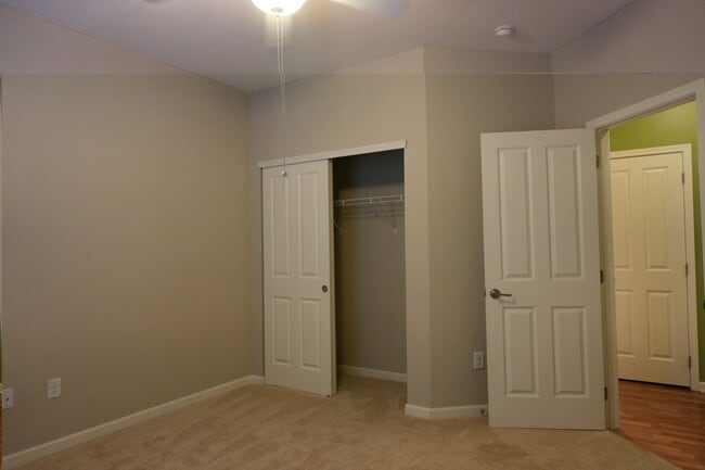 Foto del edificio - 6258 Maple Glen Dr