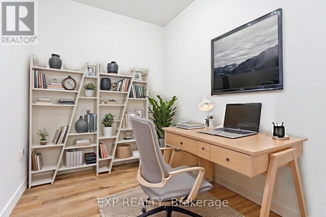 Building Photo - 461 Green Rd