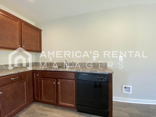Foto del edificio - Home for Rent in Talladega, AL!!! AVAILABLE NOW!!!