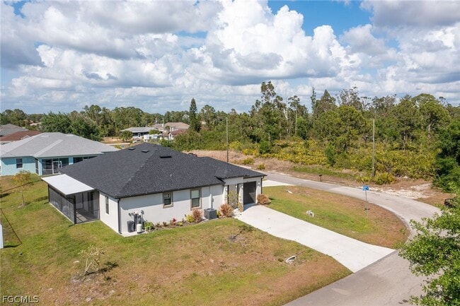 Building Photo - 809 Agnes Ave