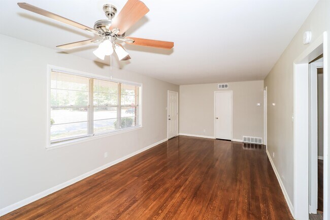 Foto del edificio - 3325 Northmoor Ave