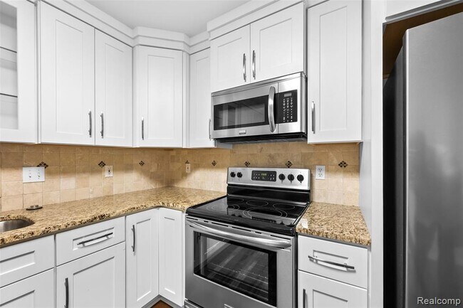 Foto del edificio - 4911 Oak Hill Dr