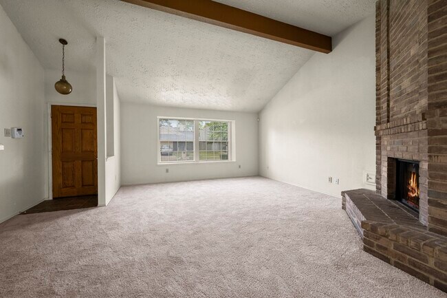 Foto del edificio - 12007 Mountain Ridge Rd