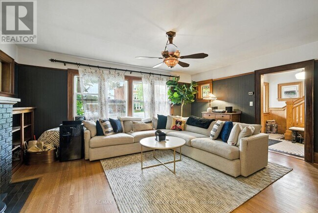 Photo du bâtiment - 622 Simcoe St N