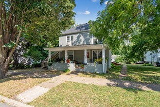 Building Photo - 1012 Clay St