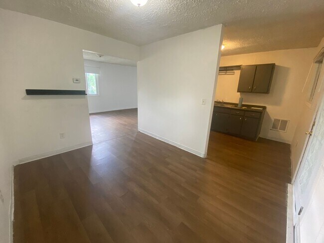 Foto del edificio - 2 Bedroom Apartment Near Downtown Bloomington, IN