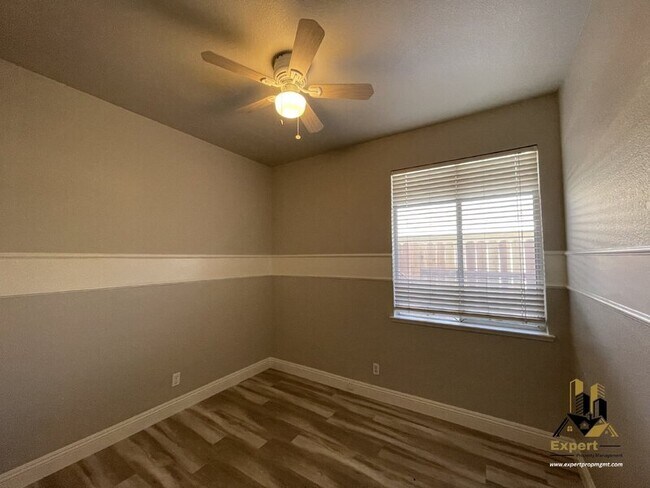 Foto del edificio - 4821 Hidden Meadow Way