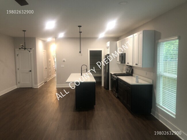 Building Photo - 3217 Credenza Rd