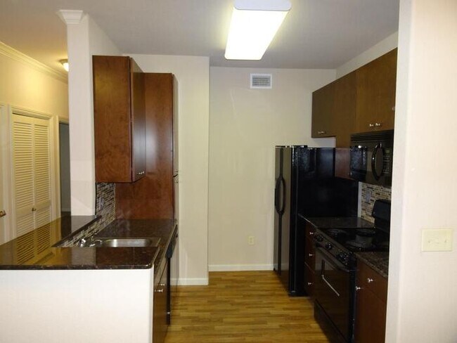 Foto del edificio - 8434 Walerga Rd