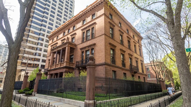 Building Photo - 1500 N Astor St